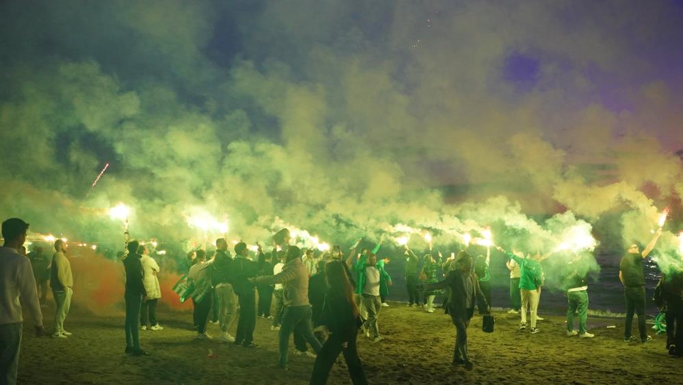 turkhabercom's tweet image. İznik sahili yeşil-beyaza boyandı

turkhaber.com/haber/iznik-sa…

#bursa #bursaspor