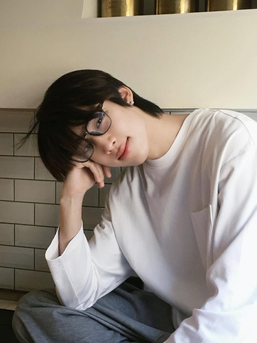 egypt_alan's tweet image. 260427 ❀ {✨😛}
تحديث الين عبر  حسابه الانستجرام 

#BUS #BUSbecauseofyouishine #BUS7UNIT  #ALANpasawee