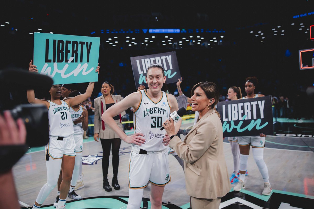 BlackRosieMedia's tweet image. Join our🎙️𝐆𝐨𝐭𝐭𝐚 𝐆𝐞𝐭 𝐔𝐩! LIVESTREAM TONIGHT at 7:30 pm ET! Hosts Brian (@busyxb ) and Erica (@elindsay08 ) will share all updates and news on the New York Liberty. 🔗: tinyurl.com/4ph4tz5z #wnba #nyliberty #podcast #blackrosiedmedia