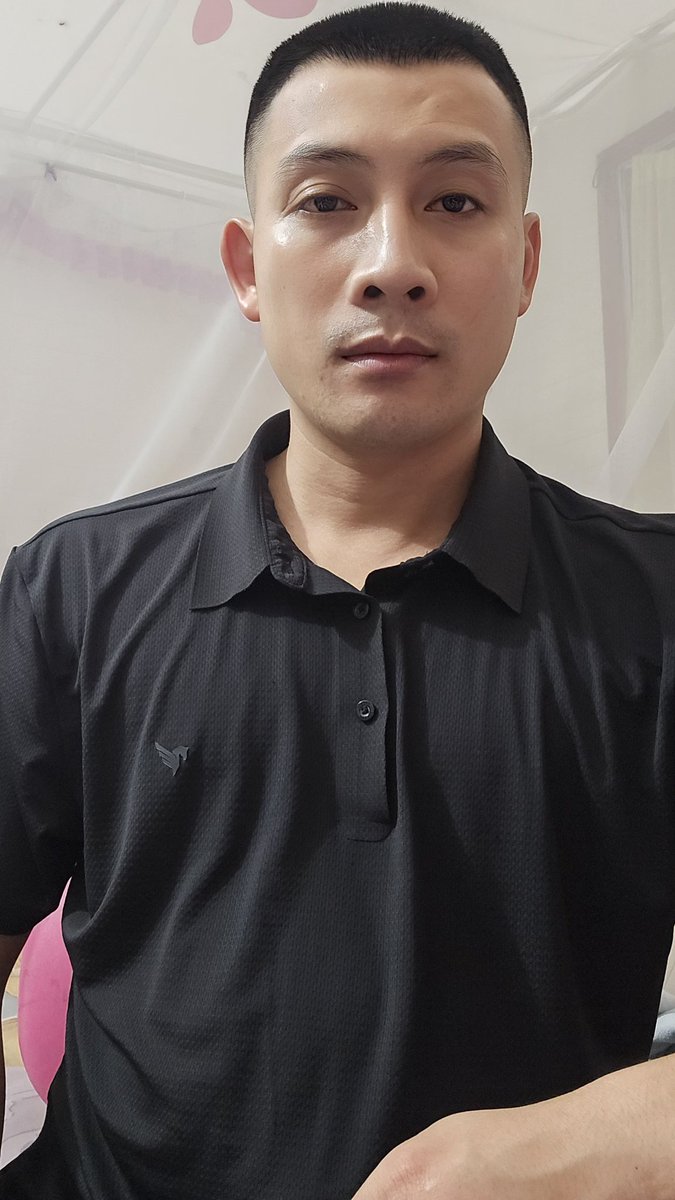 ko tên tweet media