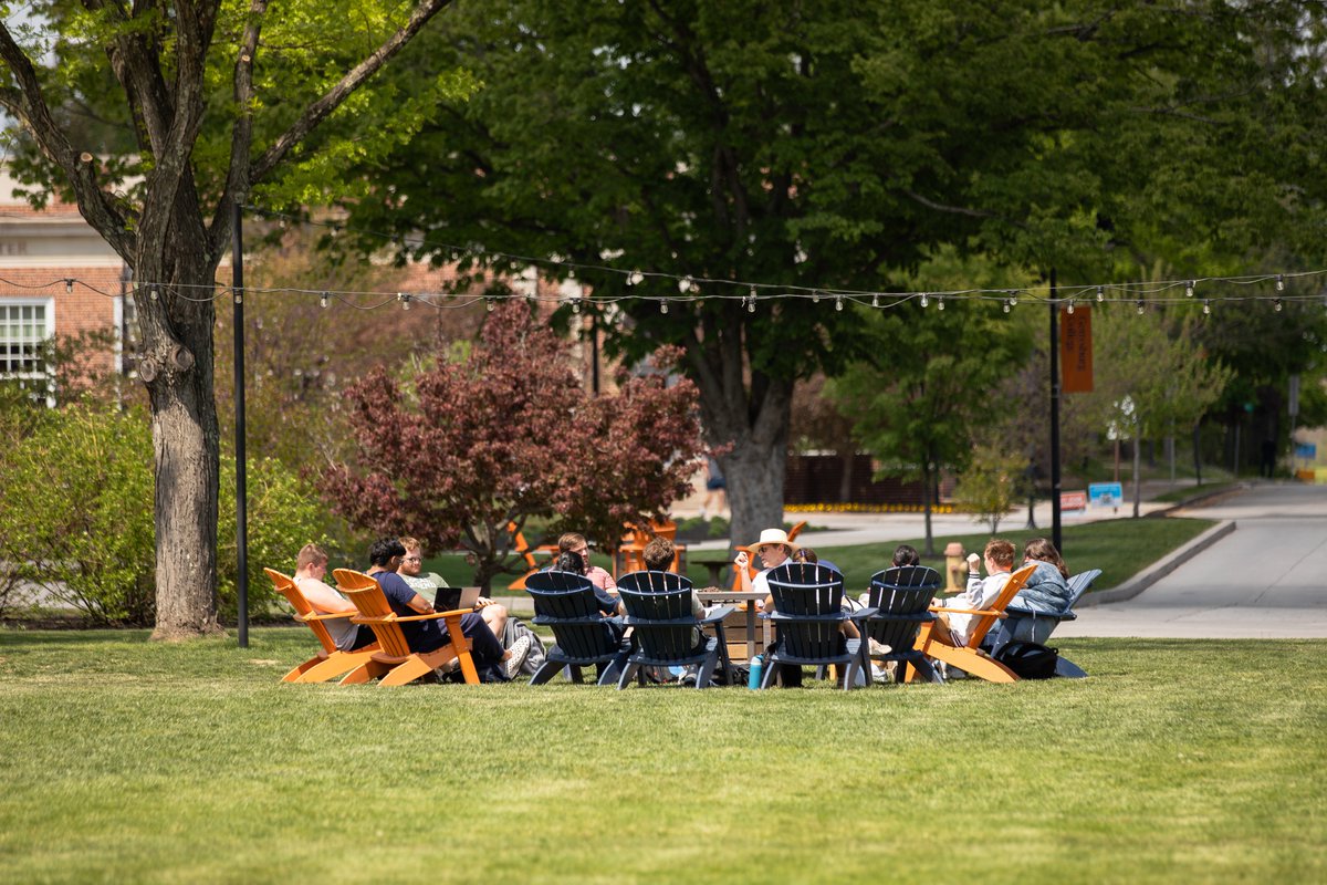 gettysburg's tweet image. The final week of classes is here!

Wishing our students a strong finish—and a little time to enjoy campus, friends, and the spring sunshine along the way. 🧡💙

#GettysburgCollege #StudentLife