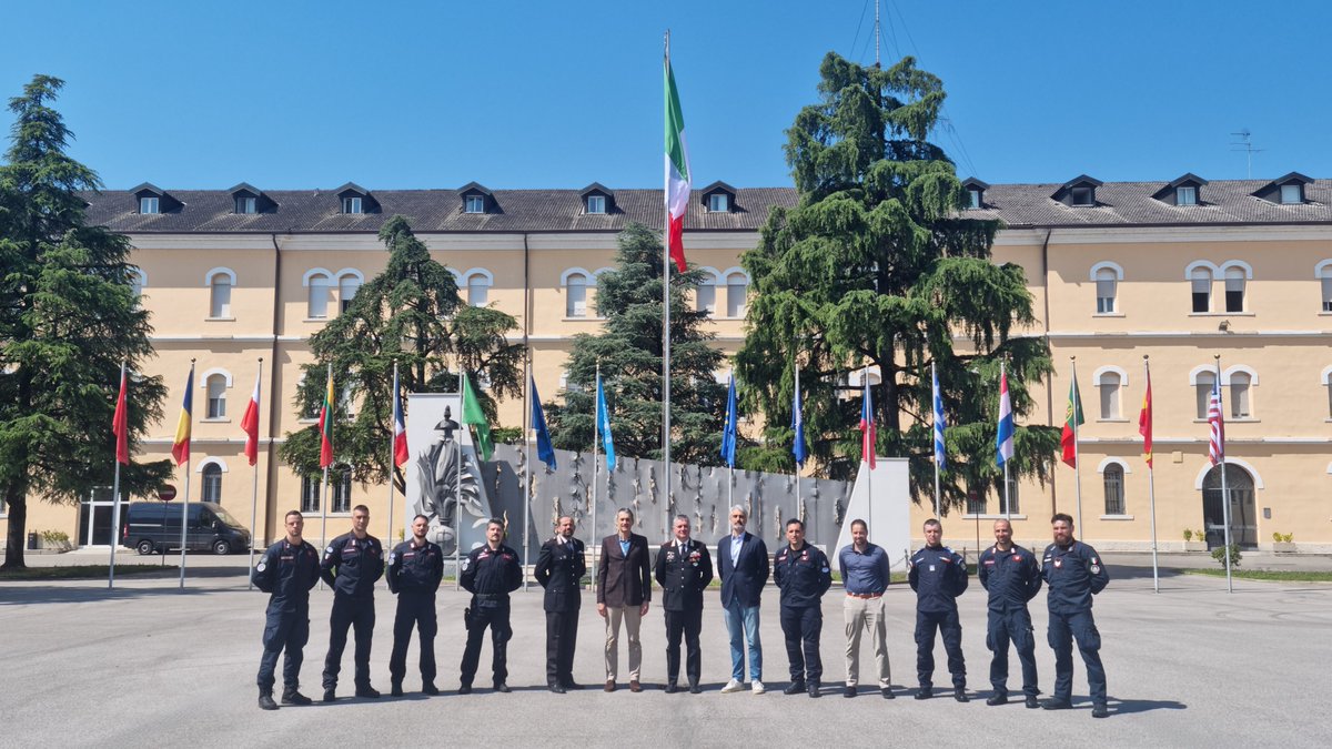 NSPCOE's tweet image. Are U #FitForSP? 🏋️‍♂️🤼‍♂️🧗
Today's workshop dives into typical #StabilityPolicing duties, from crowd control to high-risk patrolling. 🛡️
Our goal is to develop new training routines, to increase operational proficiency &amp;amp; foster resilience ... stay tuned!
#WeAreNATO #StrongerTogether