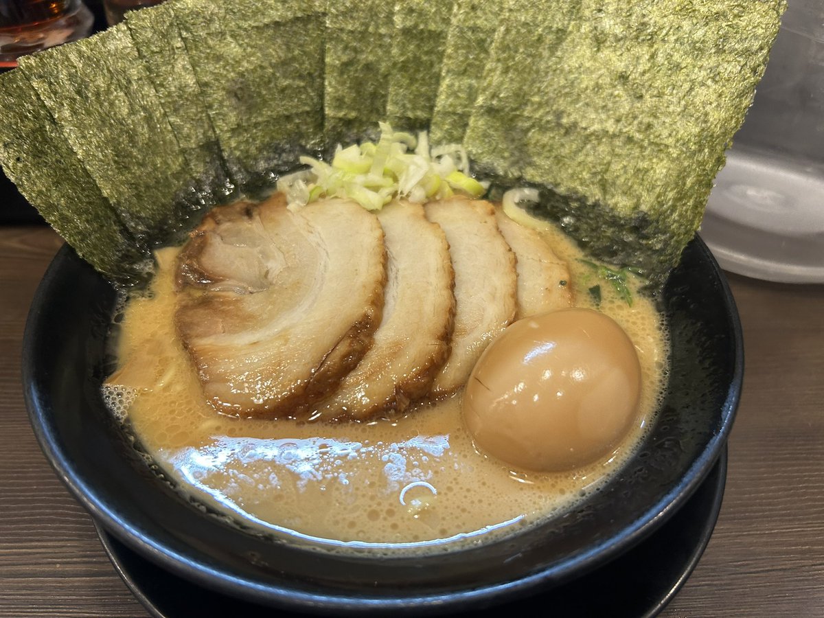 たつお tweet media