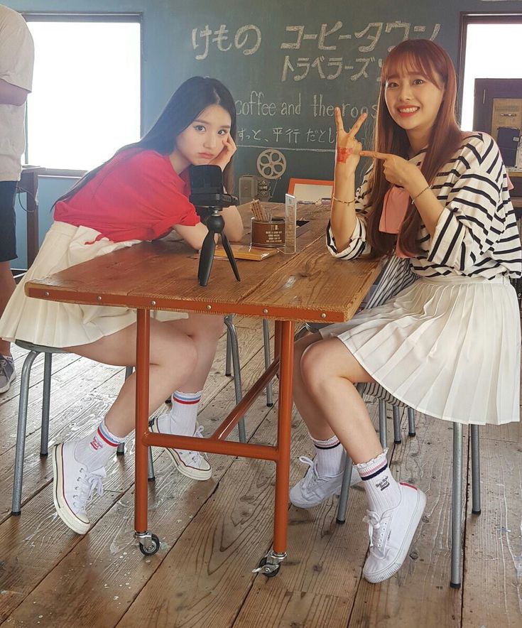 old loona pics tweet media