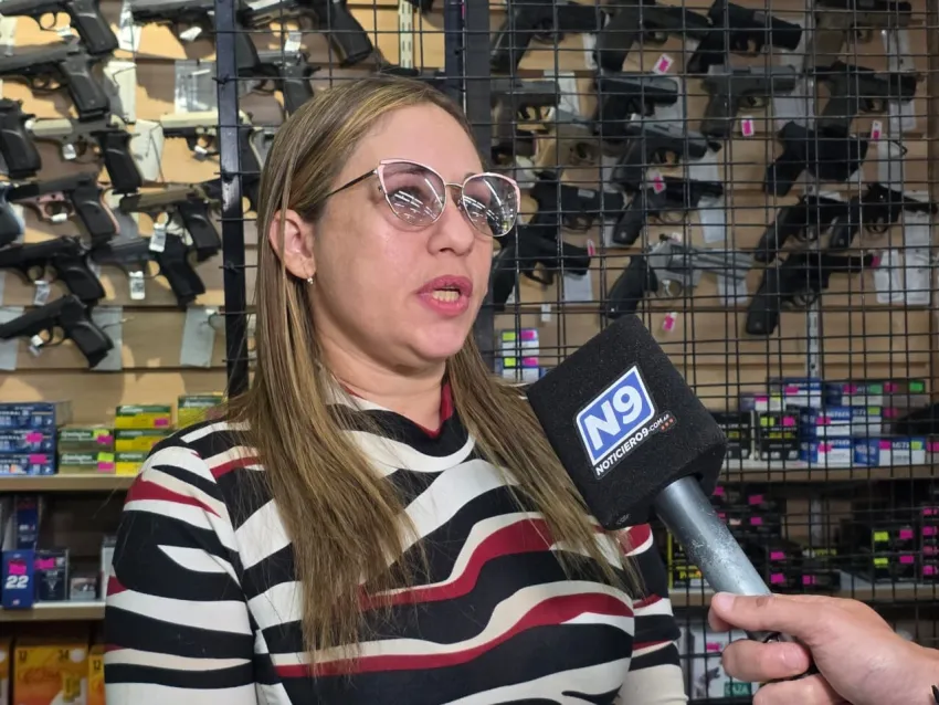 noticiero9ok's tweet image. 🔴#Resistencia Un nene de 11 años llamó a una armería para comprar una escopeta: "estaba muy insistente"

👉La dueña de Puerto Pirata relató a N9 y Radio Nordeste cómo fue el episodio. El personal del local le explicó al chico la reglamentación, pero ante la insistencia