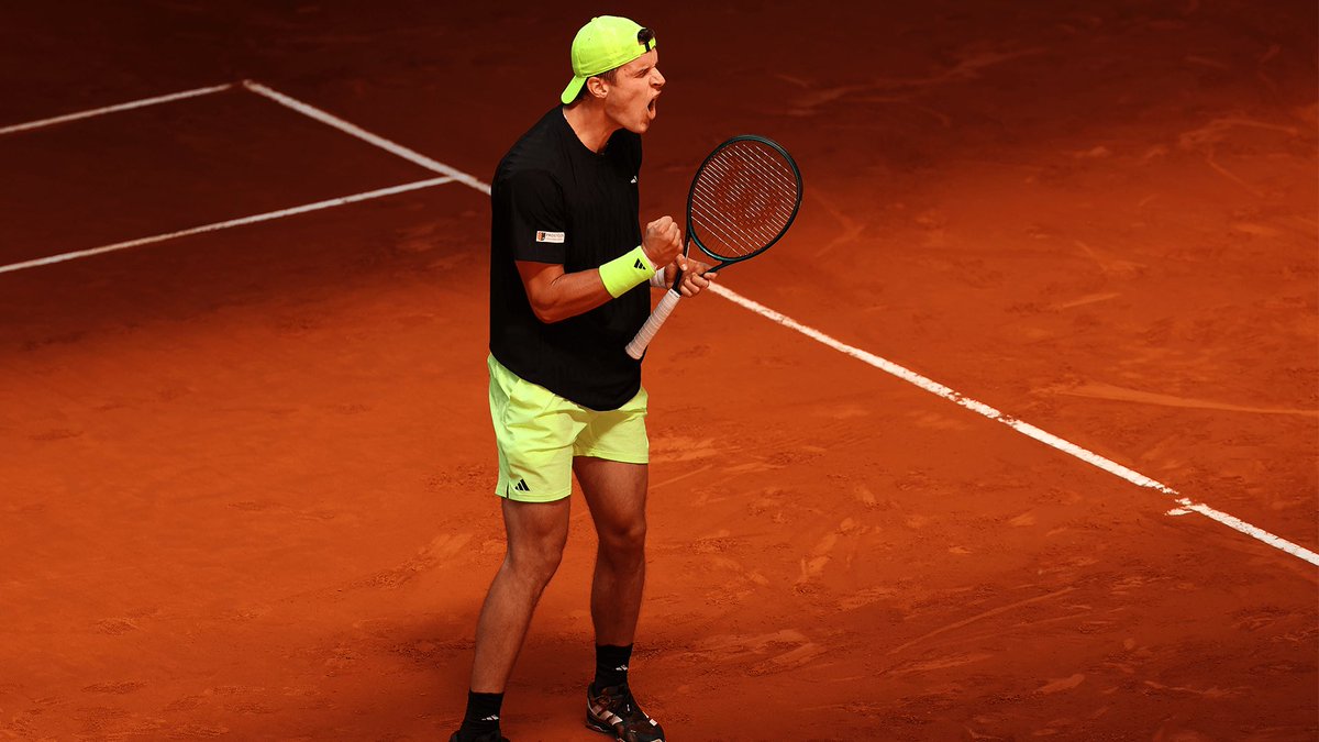 matchpo1ntbets's tweet image. 🪜 $100 —&amp;gt; $10,000 Challenge Day 1

Jakub Mensik ML -143 

$100 ➡️ $170