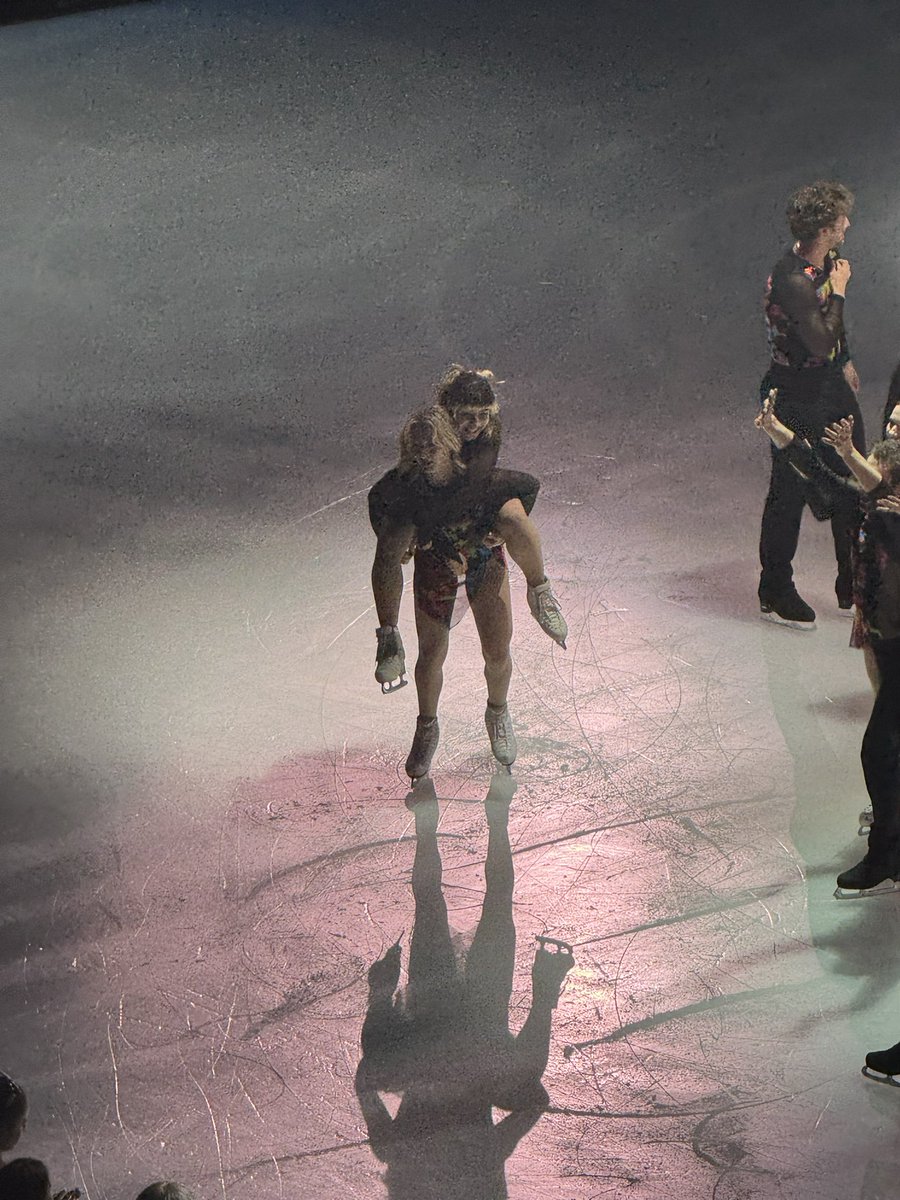 bella🪽 tweet media