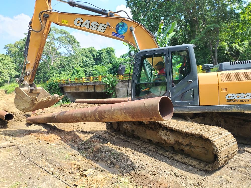 hidroven_ve1's tweet image. ¡Para garantizar un servicio continuo y eficiente!

#Miranda | En el eje Guapo-Cupira, sector Caño Rico @minaguasoficial está trabajando en la sustitución de 36 m de tubería para agua potable de 20” de diámetro.
En atención a más de 8 mil familias de los mpios Páez y Pedro Gual.
