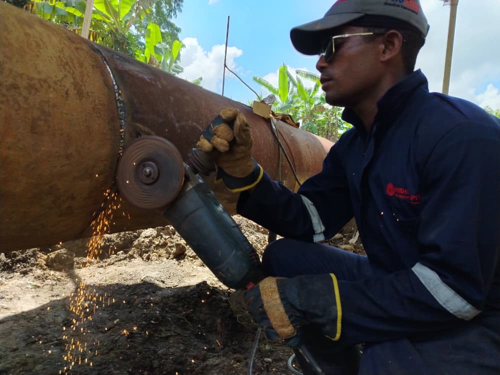 hidroven_ve1's tweet image. ¡Para garantizar un servicio continuo y eficiente!

#Miranda | En el eje Guapo-Cupira, sector Caño Rico @minaguasoficial está trabajando en la sustitución de 36 m de tubería para agua potable de 20” de diámetro.
En atención a más de 8 mil familias de los mpios Páez y Pedro Gual.