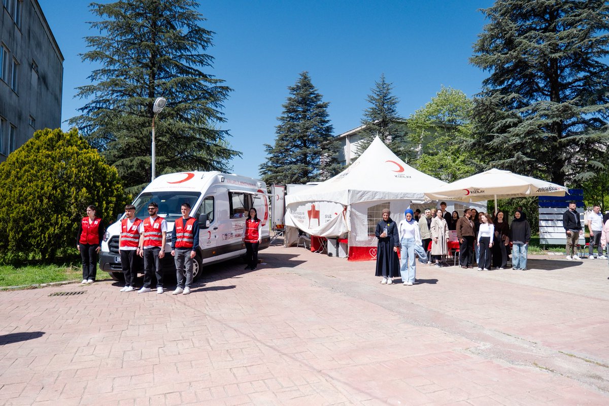 volkangoc's tweet photo. Kırklareli Üniversitesi Sağlık Hizmetleri Meslek Yüksekokulu tarafından düzenlenen Sağlıklı Yaşam Festivali’ne katılım sağladık.

Kan bağışı ekibimizle sahada yer alarak sürece destek olduk, üniversiteli gençlerimize çeşitli ikramlarda bulunduk. https://t.co/OZ0AgkfCfD