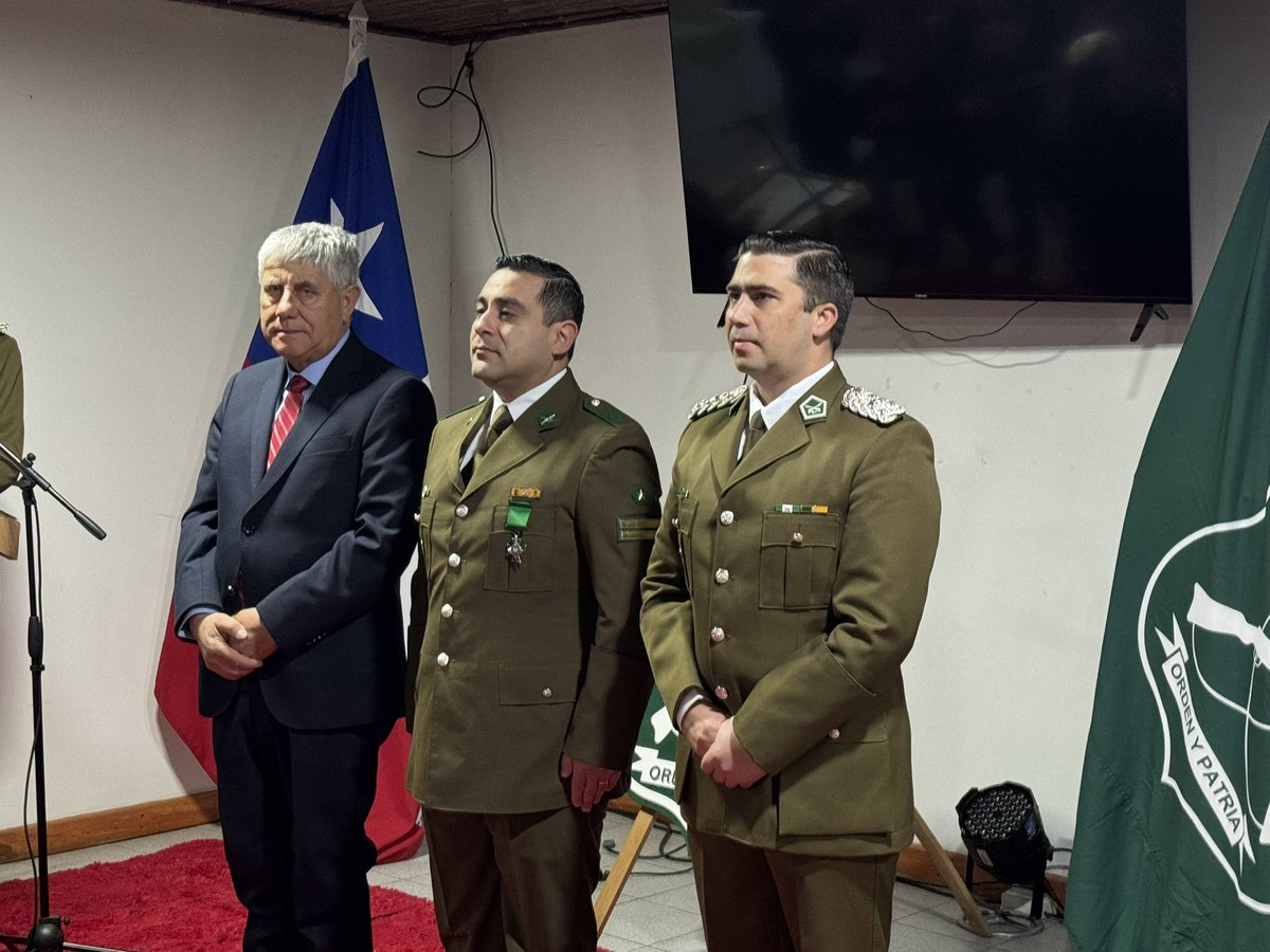 DPPAysen's tweet photo. Saludamos a Carabineros de Chile en su aniversario número 99, la institución siempre cumple con estar presentes en el territorio y cuidar a todos y todas.                    Gracias Carabineros de Chile. 
#GraciasCarabineros https://t.co/8ruuMsvCrc
