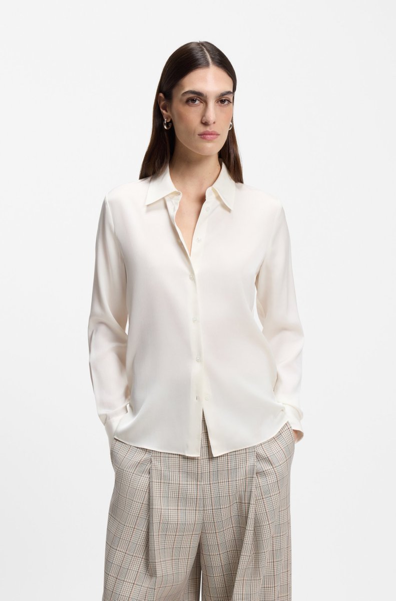 TaswiquhCom's tweet image. 🌬️ Silk satin. Stretch flow. Point-collar grace.
This blouse doesn’t follow trends — it is your quiet horizon.
👉 sovrn.co/t86xieg
62cm length | Workwear-to-evening versatility
Breathes like desert wind
#BOSS #WearYourSilence