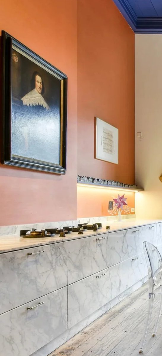 Teszelszky's tweet image. May I report a #heritage #crime? #Earlymodern 17th c. painting hanging above the gas stove... @RembrandtsRoom @WSchoonenberg funda.nl/detail/koop/am… 1/2