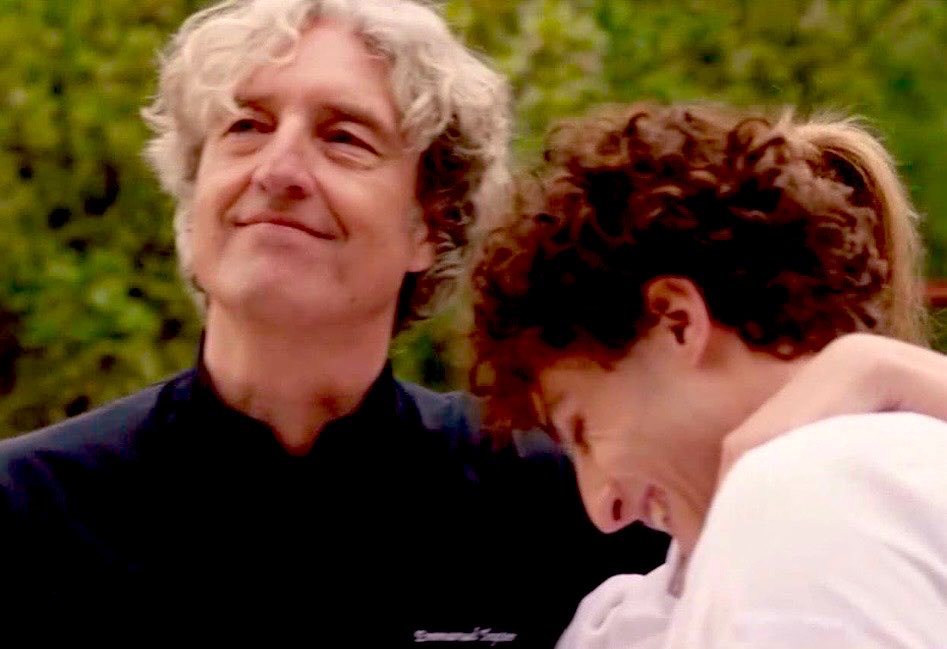 Lnnie15's tweet image. Mama Constance et tata Béré tellement heureuses que Charlène gagne 🥹
Les regards et smiles entre Emmance 🥹💗
La complicité de Charlène et Noé j’aime +++ 🥰 

 #IciToutCommence