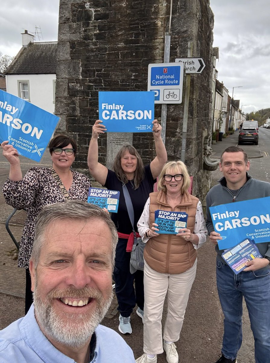 CllrLynneDavis's tweet photo. Great day out on the campaign trail with @fincarson and @Douglas4Moray
#votelocalvotecarson https://t.co/PWwhZUonjU