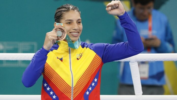 webnotitarde's tweet photo. 🥊🇻🇪 Omailyn Alcalá logra histórica medalla de oro en la World Boxing Cup Brasil 2026, convirtiéndose en la primera venezolana en alcanzar este título mundial.

La criolla obtuvo la victoria tras derrotar a la representante de Hungría, Kukhta Vladislava, en la categoría de 57 kg. https://t.co/1Dzj2I6x73