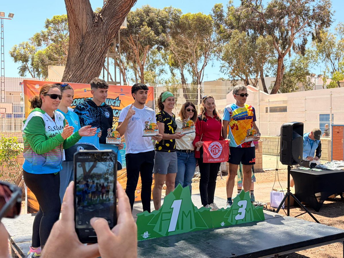 RTVMarbella's tweet image. Esther Muñoz, del @clubescaladaCEM, se trae el tercer puesto absoluto en categoría femenina de la segunda prueba de la Copa de Andalucía de Marcha Nórdica celebrada en el Cabo de Gata #Marbella