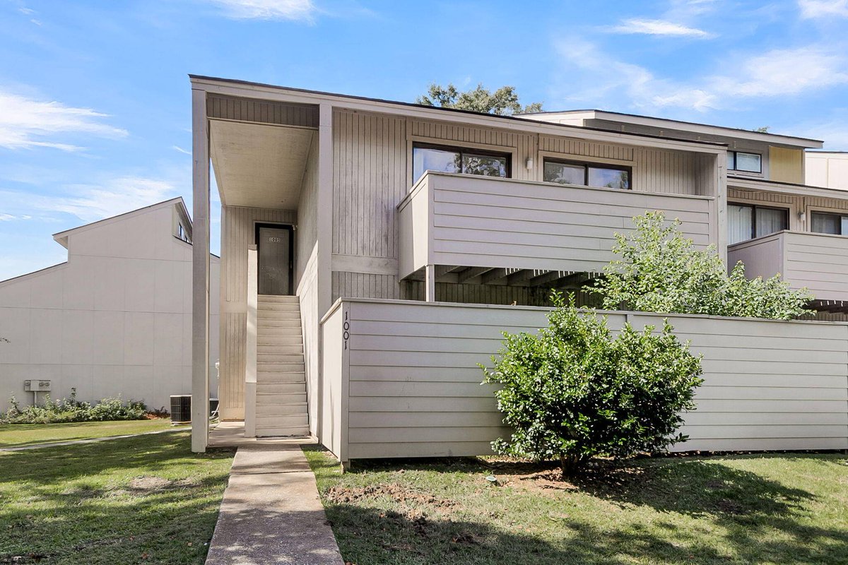 TroyPhillips33's tweet photo. New Listing Price: $175,000
1005 Waterwood Dr, Goose Creek, SC 29445 is a fantastic property with 2 bedrooms and 2.0 bathrooms.
See more here: https://t.co/kG4Fwl1kc1 https://t.co/tS7KqvFu5J