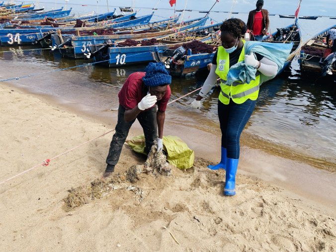 BlueVictoriatz's tweet photo. 🌊♻️𝐆𝐡𝐨𝐬𝐭 𝐆𝐞𝐚𝐫 𝐑𝐞𝐦𝐨𝐯𝐚𝐥 𝐚𝐭 𝐊𝐚𝐲𝐞𝐧𝐳𝐞 𝐍𝐝𝐨𝐠𝐨 𝐁𝐞𝐚𝐜𝐡

We recently conducted a beach clean-up exercise at Kayenze Ndogo, focusing on removing ghost fishing gear and discarded clothes along the shoreline of Lake Victoria.

During the activity, we collected, sorted, and categorized all types of waste, ensuring that each type of ghost gear and textile was measured and recorded. This data will support ongoing efforts in evidence-based advocacy and better management of lake pollution.

Compared to other sites, Kayenze Ndogo Beach was noticeably cleaner. This is largely due to a proactive initiative by the Beach Management Unit (BMU), where fishers contribute a small fee that is directly used to support regular clean-up activities.

This is a strong example of how community-driven solutions can make a real difference. We encourage other beaches to adopt similar approaches to protect our waters and sustain fisheries. 

Thanks to @GGGInitiative and @OurOcean for making this happen. 

#GhostGear #LakeVictoria #CleanUp #CommunityAction #SustainableFisheries #BlueVictoria