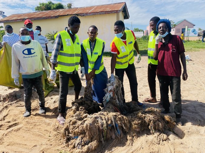 BlueVictoriatz's tweet photo. 🌊♻️𝐆𝐡𝐨𝐬𝐭 𝐆𝐞𝐚𝐫 𝐑𝐞𝐦𝐨𝐯𝐚𝐥 𝐚𝐭 𝐊𝐚𝐲𝐞𝐧𝐳𝐞 𝐍𝐝𝐨𝐠𝐨 𝐁𝐞𝐚𝐜𝐡

We recently conducted a beach clean-up exercise at Kayenze Ndogo, focusing on removing ghost fishing gear and discarded clothes along the shoreline of Lake Victoria.

During the activity, we collected, sorted, and categorized all types of waste, ensuring that each type of ghost gear and textile was measured and recorded. This data will support ongoing efforts in evidence-based advocacy and better management of lake pollution.

Compared to other sites, Kayenze Ndogo Beach was noticeably cleaner. This is largely due to a proactive initiative by the Beach Management Unit (BMU), where fishers contribute a small fee that is directly used to support regular clean-up activities.

This is a strong example of how community-driven solutions can make a real difference. We encourage other beaches to adopt similar approaches to protect our waters and sustain fisheries. 

Thanks to @GGGInitiative and @OurOcean for making this happen. 

#GhostGear #LakeVictoria #CleanUp #CommunityAction #SustainableFisheries #BlueVictoria