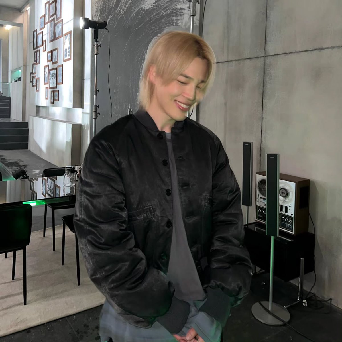 FORJNKPJM's tweet photo. Hey guys I'm back 💗😅
this jimin                                this jennie https://t.co/J86dx8fO2i