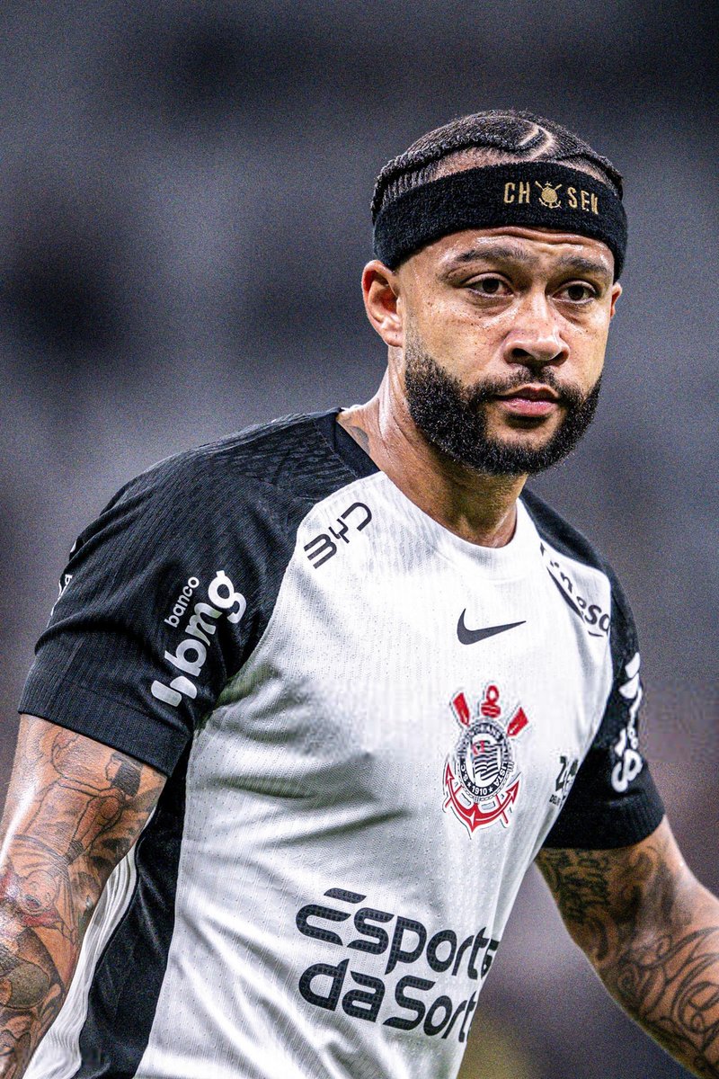 DeadlineDayLive's tweet photo. 🚨 Corinthians’ debt to Memphis Depay has risen to around £6M due to his current contract. 🇧🇷🇳🇱

⏳ The club are now pushing to RENEW a sponsorship deal that would cover 100% of his salary.

(Source: @luissfabiani) https://t.co/xIROxDK52g
