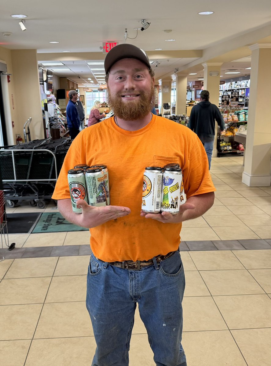 MunkyBrewing's tweet image. Big up to Kelly’s Package Store in Dalton baby and all supporters! Thank you! The Munky Cometh. 🍻

✅ CensoredMunky.com for Our Beer, Beer Finder, Merch, Events, Contact, and more! 

#FreeSpeech #InsiderTrading #CraftBeer #CensoredMunkyCrew #MondayMorning