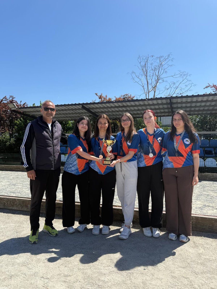 catalca_mem's tweet photo. 🏆 Gurur Duyuyoruz!

2025-2026 Okul Sporları Bocce Genç Kızlar İstanbul Şampiyonası’ndaBorsa İstanbul MTAL öğrencilerimiz takım halinde İstanbul 2.’si olmuştur. 👏

9-11 Mayıs tarihleri arasında Kocaeli ilinde gerçekleştirilecek grup müsabakalarında;okulumuzu, ilçemizi ve ilimizi temsil edecek olan öğrencilerimize ve emeği geçen antrenörlerimize başarılar diliyoruz. 🌟

Başarılarınız daim olsun! 💐

@istanbulilmem @MucahitYentur @suleymanceylan @imkb_ve