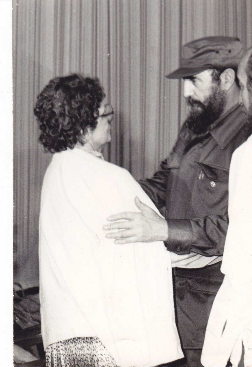 💚 Hoy recordamos a Fidel en el sepelio de Alejo Carpentier, el 27 de abril de 1980.

El Siglo de Fidel