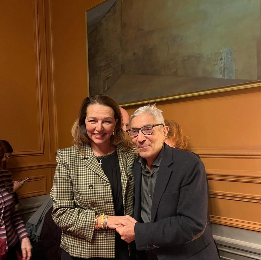 valerieboyer13's tweet image. On a voulu faire taire #BoualemSansal. Il a tenu.

Aujourd’hui, ce n’est plus le silence qu’on exige de lui…
mais le renoncement à ce qu’il est.

Refuser cela, c’est défendre bien plus qu’un homme :
c’est défendre la liberté elle-même.

Soutien total.