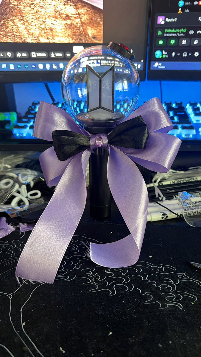 amygdalakitty's tweet image. First freebie for munich d-2 done💜🫶 #bts #arirangtour #freebie #army