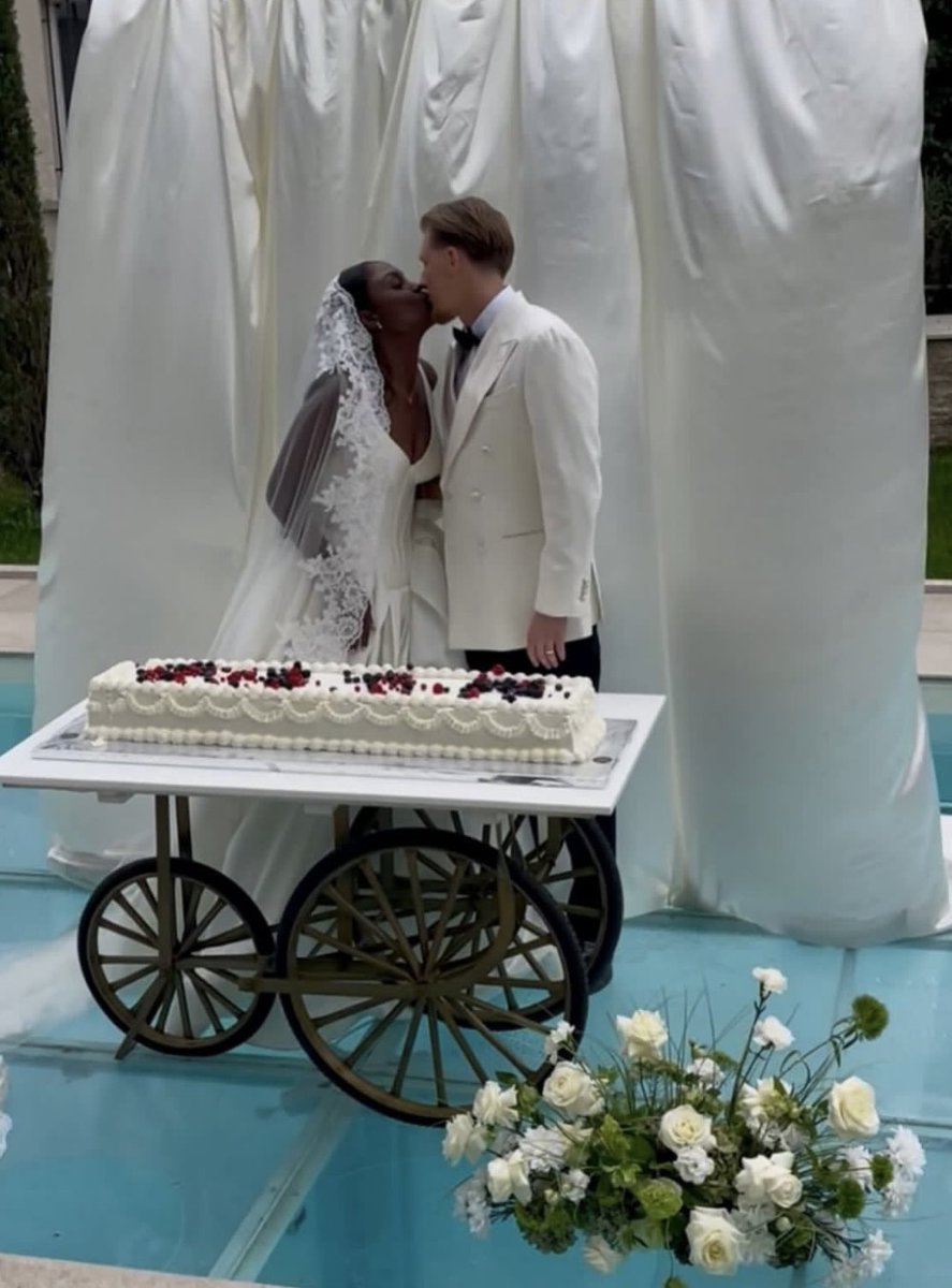 swirl_bwwm's tweet image. I met Maksio 10 years ago in an ice rink. He was there with his friends and my first thought was: OMG HE IS SO CUTE!!
Three years later, we came together and since 16.02.2016 we are INSEPARABLE!! A decade with you, and forever still isn’t enough. 💍🎉#interracial #wedding #swirl