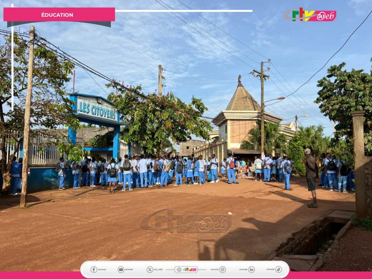 CRTV_web's tweet image. Les élèves du secondaire ont repris le chemin des classes ce lundi 27 avril 2026 pour le compte du troisième trimestre de l’année scolaire 2025-2026. Dans plusieurs établissements de Yaoundé, la plupart des élèves ont répond présent à l’appel.

#BackToSchool2026
#Cameroun