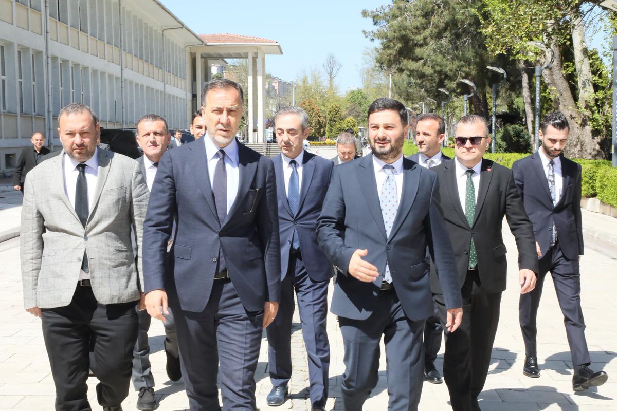 _MHPistanbul_'s tweet photo. İl Başkanımız Sayın Volkan YILMAZ, Kağıthane Belediye Başkanı Sayın Mevlüt ÖZTEKİN’i ziyaret etti.
Nazik ev sahipliği dolayısıyla teşekkür ediyor, Sayın Öztekin’e Kağıthane ilçemize yönelik çalışmalarında üstün başarılar diliyoruz. https://t.co/cMlJCJCCRd