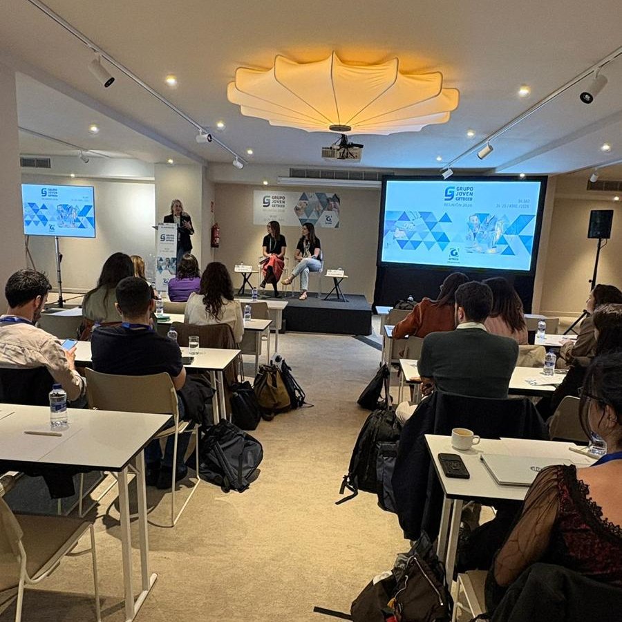geteccu's tweet photo. Este finde hemos celebrado en Bilbao la 3ª reunión intermedia de nuestro Grupo Joven🙌

Dos días focalizados en la colaboración y la promoción del desarrollo de futuros proyectos científicos.  Además, los ponentes no solo han hablado de  EII, sino también de temas prácticos para jóvenes profesionales: investigar en el extranjero, cómo conseguir una beca...

¡Muchas gracias a todos! 💚