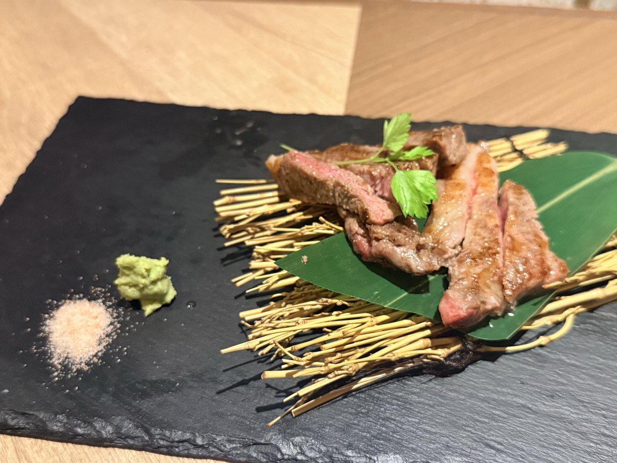 サーモン tweet media