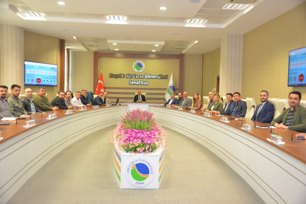 kaeu_arge's tweet photo. 📝 Ar-Ge Proje Pazarı ve Tanıtım Günleri Kapsamında Toplantı Gerçekleştirildi!
 Rektör Yardımcımız Prof. Dr. Ali GÜNEŞ ve Genel Sekreterimiz Dr. Öğr. Üyesi Hüseyin İLTER’in katılımlarıyla; Ar-Ge’den sorumlu dekan yardımcıları ile müdür yardımcılarının iştirakiyle yapıldı. https://t.co/tN2C2fAoIS