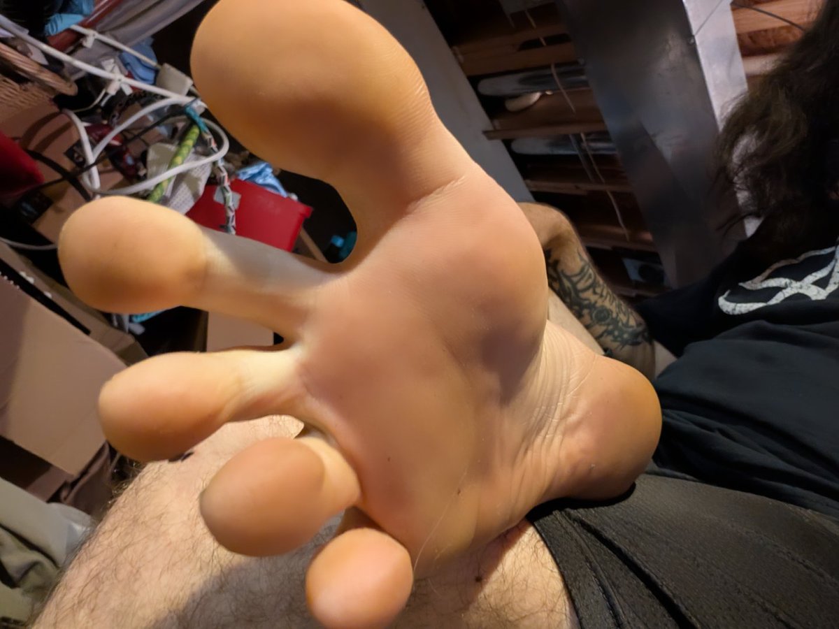 GamingBearFeet tweet media