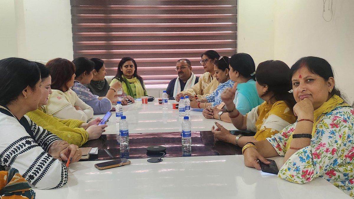 आज विधायक श्री @chvikramrandhawa जी के साथ बैठकर कल होने वाली मशाल रैली की रूपरेखा रखी!