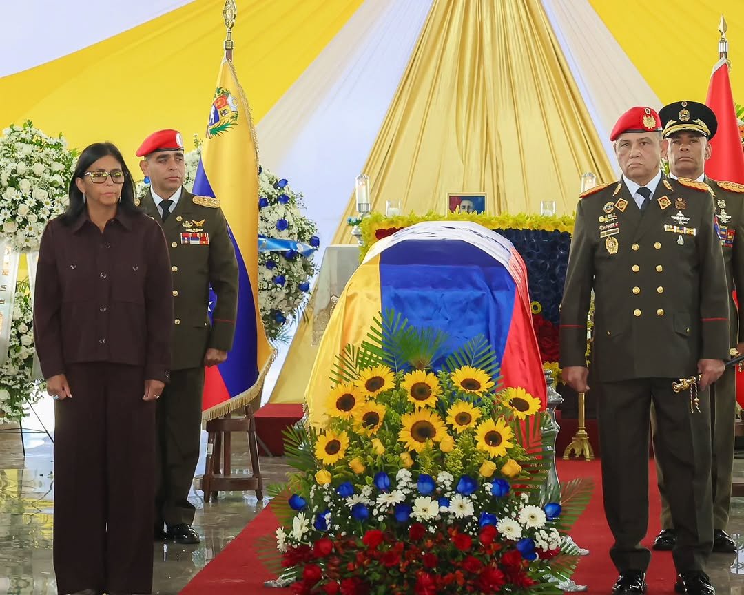 RESURRECCIÓN CHÁVEZ tweet media