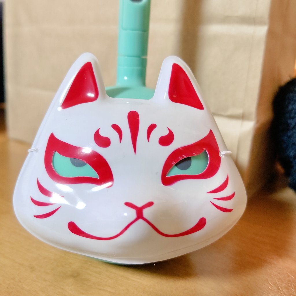 Liriskaren's tweet photo. オタマトーンのメンテしたら
初代ミントさんのネジが潰れたり、電池が液状化しちゃってて
こ、これは卒業…😭

高校入学時から持ち歩いたり古株なだけあって沢山弾いた🙃
これからはインテリアとして飾ります https://t.co/Fbgx3R6dNb