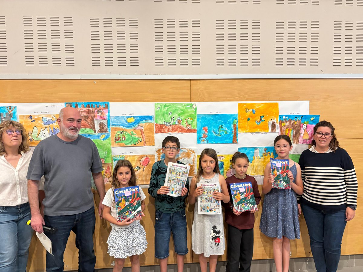 castelloli's tweet image. 📚🌹 Castellolí ha celebrat els Jocs Florals 2026 a La Brillante, amb premis, llibres i molta creativitat durant la Festa de Sant Jordi

✨ També s’ha presentat el llibre "Postal de Castellolí 1923–2005", de Rafael Miret i Montserrat Costa

#JocsFlorals #Castellolí #SantJordi2026