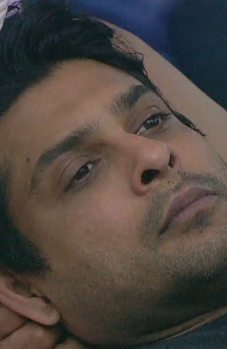 Define his ‘beautiful eyes’

#SidharthShukla 💫