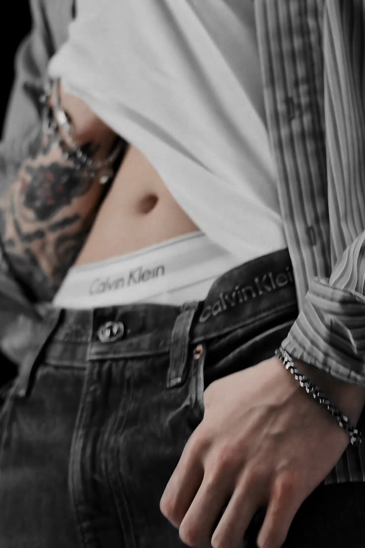 𝘝𝘢𝘭𝘦𝘯. tweet media