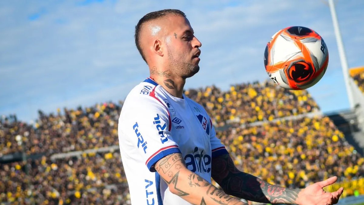 2en4dias's tweet photo. Nico #Lopez se realizará estudios para descartar/confirmar lesión. El futbolista terminó con una molestia atrás de la rodilla.
Maxi #Silvera sigue con alguna molestia, se lo evaluará.
#Ancheta cumplió los 21 días y seguramente viaje.
#Gomez y #Candido volverían https://t.co/YGa4lfXSUp