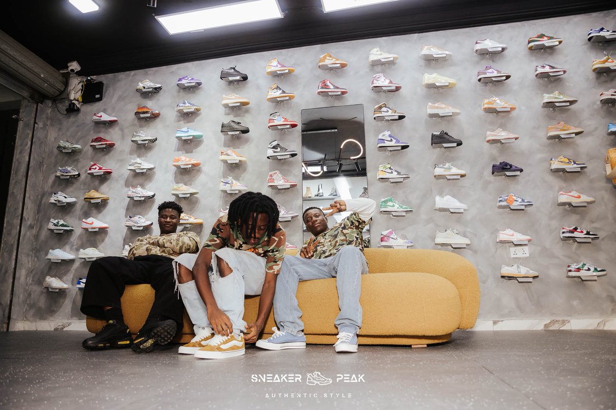 galleryoking's tweet photo. SNEAKER PEAK x @Officialnak1 
.
photography by me
shot on Canon EOS R, 24mm - 70mm 
Location: SNEAKER PEAK
.
#photography #canon #fashion #sneakers #explorepage✨ https://t.co/3xjsN9Kzx5