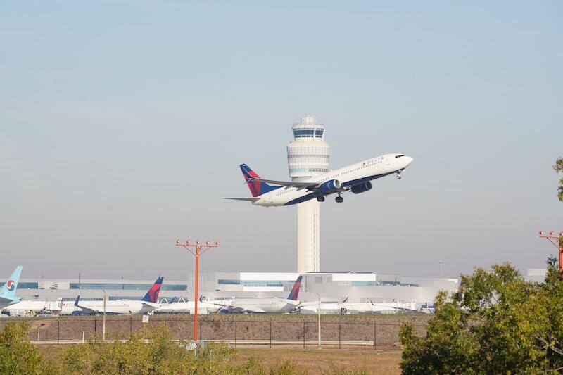 ATWOnline's tweet image. #HartsfieldJackson #Atlanta International Airport (ATL) remains the world’s busiest airport, handling 106.3M passengers in 2025, per ACI World statistics. Read more on this and other airport updates. 
aviationweek.com/air-transport/…