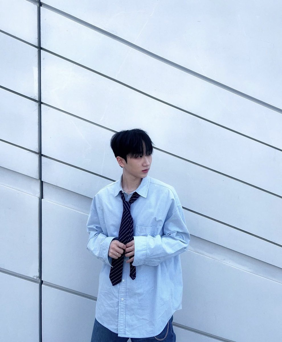 으댜자미 tweet media