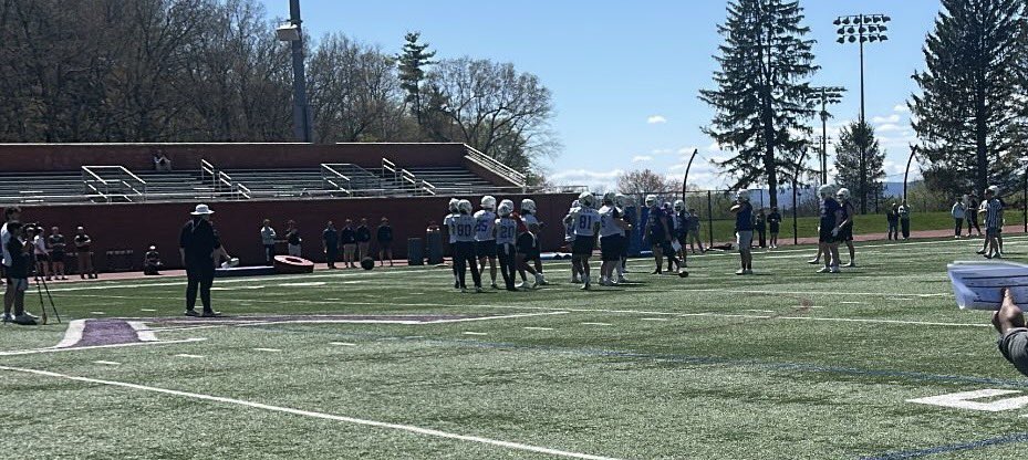 MRudini88's tweet photo. Had an outstanding day with Amherst! I had a great day meeting the players, who got after it all day, were incredibly informative, and great guys! Also, had the pleasure to watch @coachmcthompson work with the guys up close! https://t.co/rjB1VuJKOB