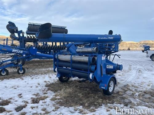 FarmsPrairies's tweet image. 2016 Brandt 7500HP ⏬

Small 1000 PTO, 8-inch vacuum hose, new drive belt, and more, listed by @Brandt_AG.

farms.com/used-farm-equi…

#Handling